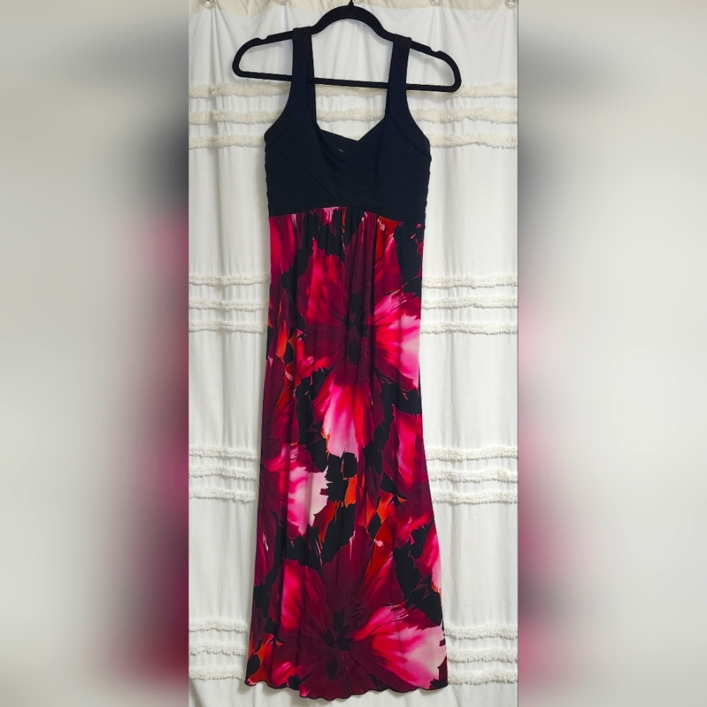 Like New, Elegant Floral Maxi Dress. Size 6
